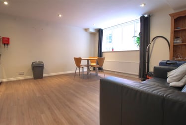 2 bed flat, Forth Place, Newcastle Upon Tyne, Newcastle, NE14ES - Image 3